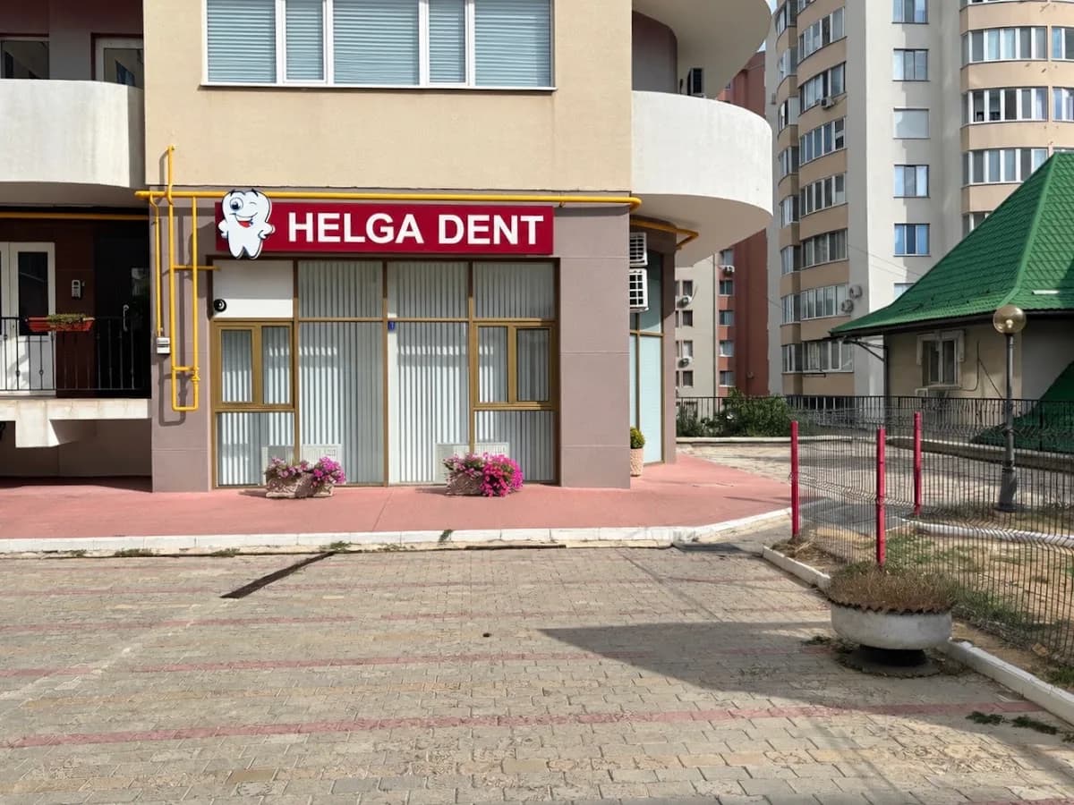 Helga Dent